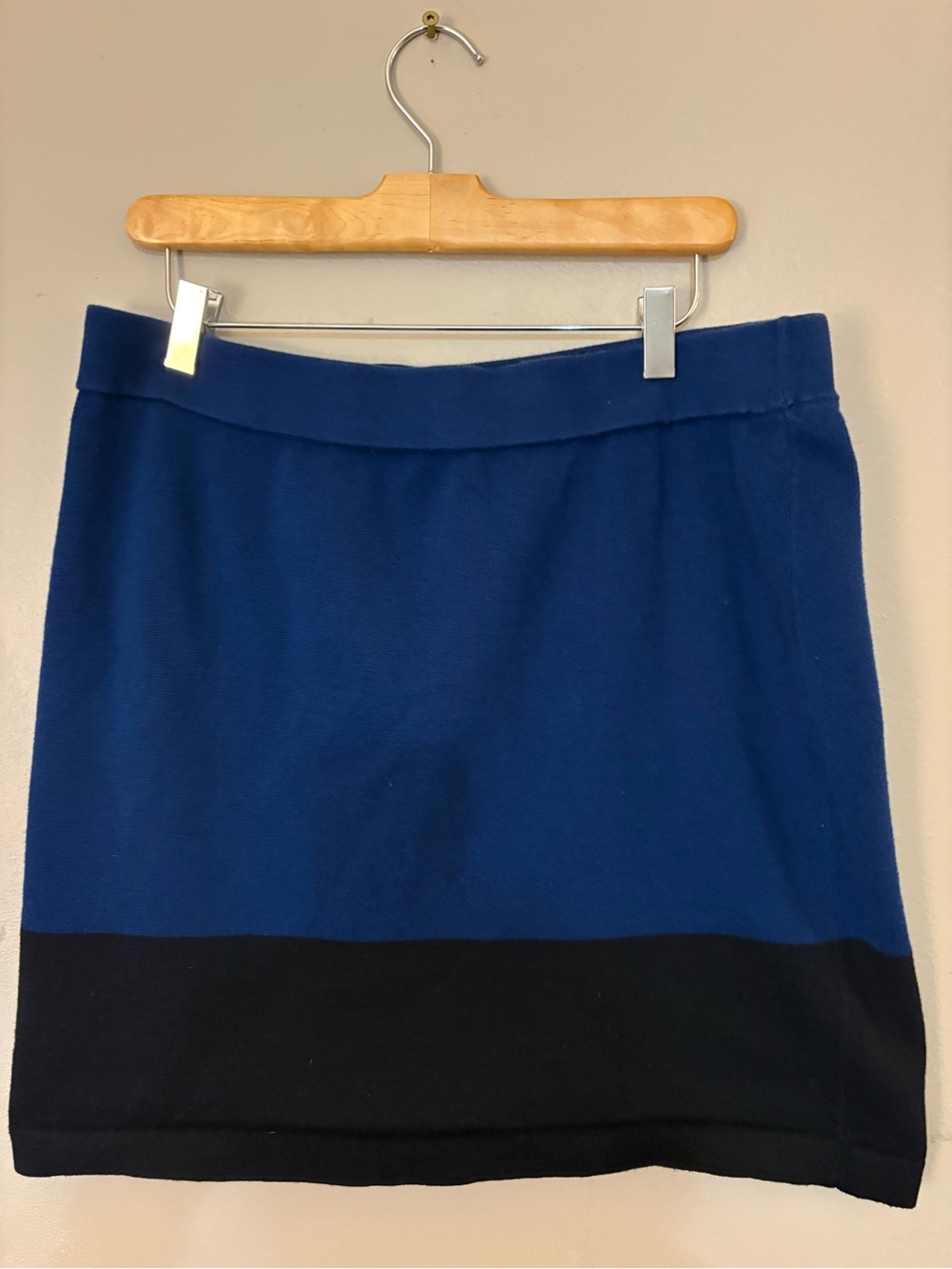 LOFT  Women's Blue and Black Colorblock Knit Skirt Size Large